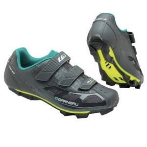 Womens multi air flex cycling shoes - like new